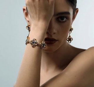 Baroque Knot Bracelet Baroque Knot Bracelet
