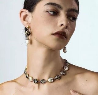 Shadow of Luxury Necklace Shadow of Luxury Necklace